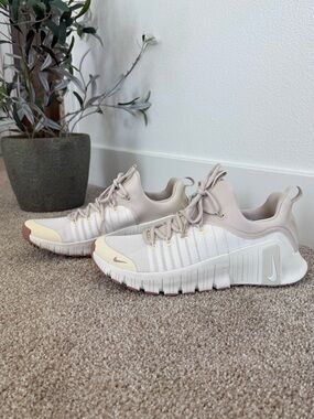 Nike Free Metcon 6 Women’s 11.5 Cream Pink Training Sneakers New